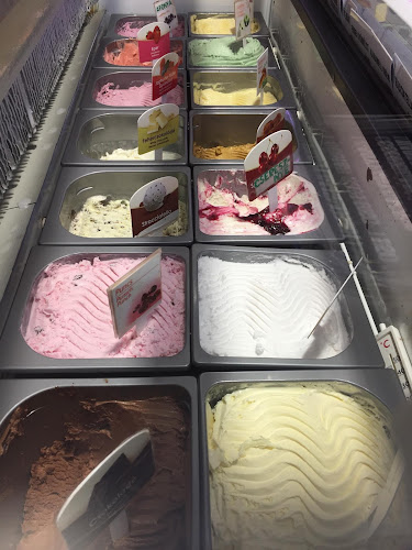 Opinii despre Olasz Fagylaltozó în Derecske - Vendéglátás