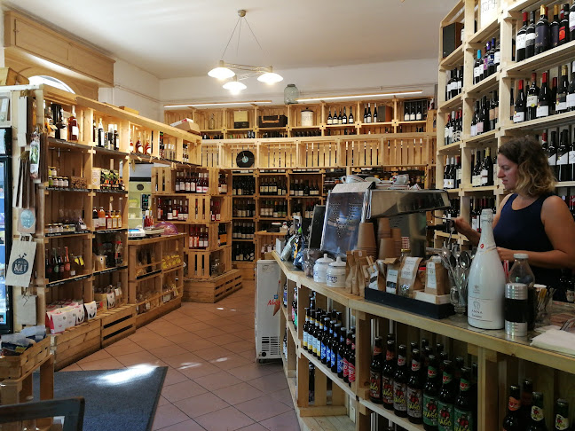 Budapest, Kós Károly tér, 1192