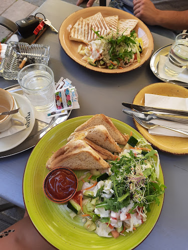 Opinii despre Téli Fagyi Cafe & Bistro în Miskolc - Vendéglátás