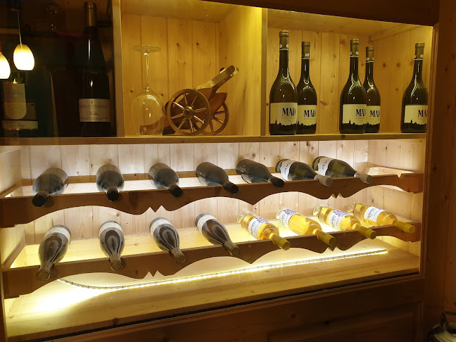 Comentarii opinii despre Monoszkóp Kultúrbisztró