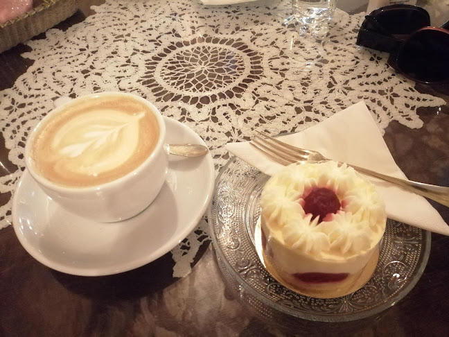 Opinii despre C'est La Vie Café în Páty - Vendéglátás