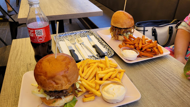 Opinii despre Placc burger and what else în Szombathely - Vendéglátás