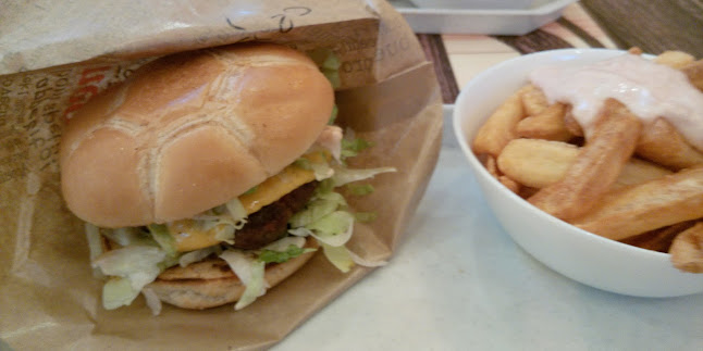 Opinii despre Trafik Burger în Zsámbék - Vendéglátás