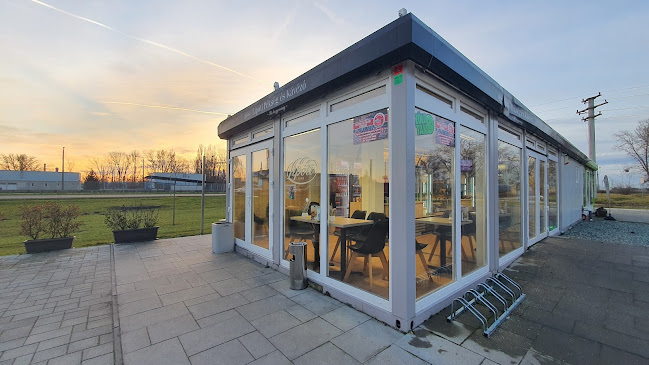 Comentarii opinii despre Lipóti Pékség Galéria Center