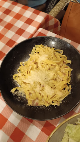 Opinii despre EscoBar & Cafe în Budapest - Vendéglátás