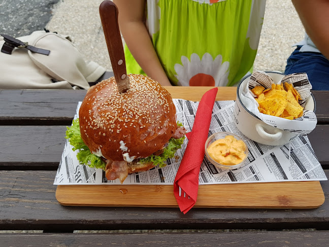 Red Devils Pub & Pizzéria - Csemő