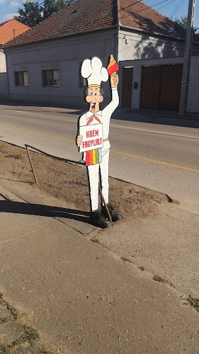 Opinii despre Csavaris fagyizó în Abony - Vendéglátás