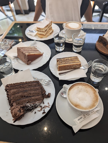 Kismandula Cukrászda - Vendéglátás