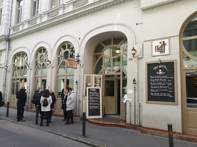 Budapest, Paulay Ede u. 7, 1061