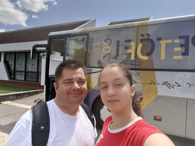 Opinii despre Andrási Pékség în Nádudvar - Vendéglátás