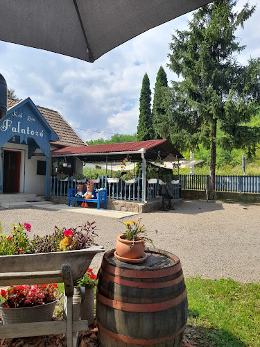 Kék Lóca Falatozó