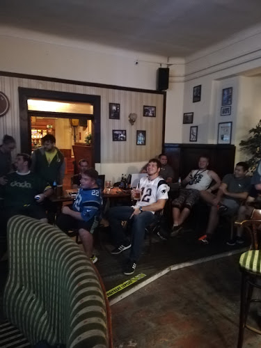 Comentarii opinii despre Bombardier Pub