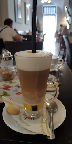 Comentarii opinii despre Kedves Cukrászda és Reggeliző