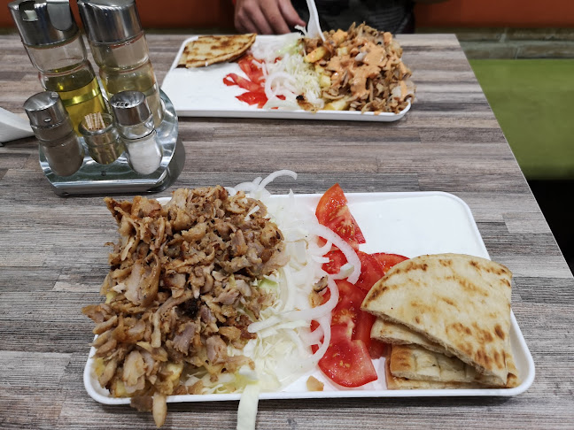 Gyros Ksamil - Vendéglátás