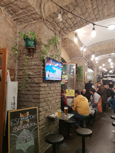 Opinii despre Zöld Kancsó Söröző în Budapest - Vendéglátás