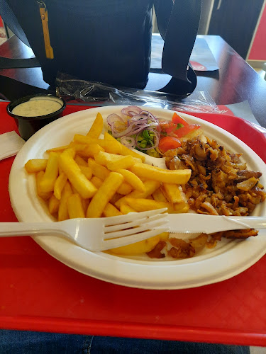 Comentarii opinii despre Roberto Gyros Gyorsétterem