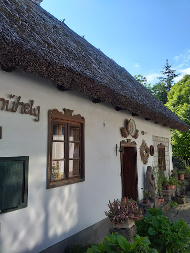 Szomolya, Szabadság tér 2, 3411