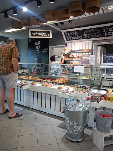 Opinii despre Pedró Pékség /Szent Imre în Győr - Vendéglátás