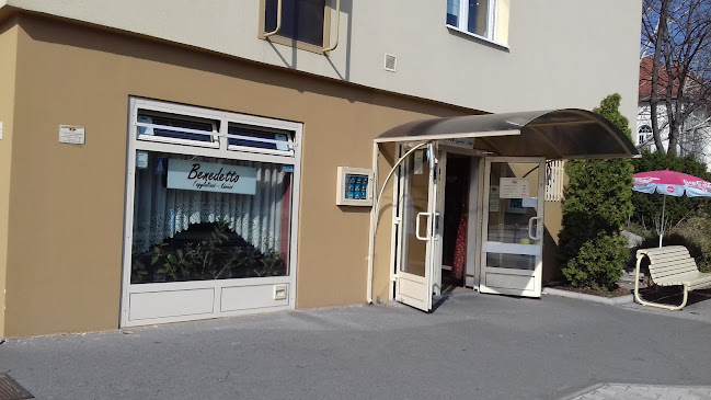 Benedettó Fagylaltozó, Kávézó - Győr