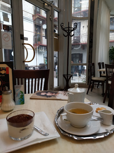 Bécsi Kávéház és Cukrászda Kft - Sütemények, torták. - Győr