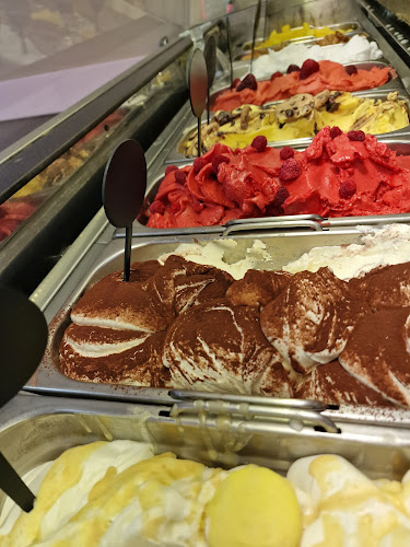 Comentarii opinii despre Tücsi-süti cukrászda