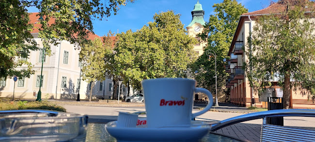 Comentarii opinii despre Platán Presszó