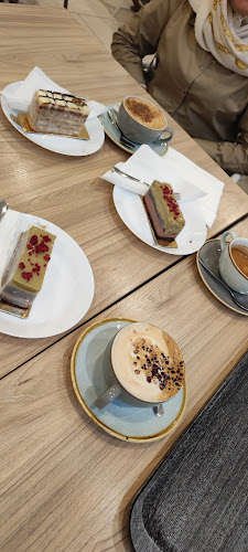 F098, Allee Bevásárlóközpont, Budapest, Október huszonharmadika u. 8-10-I. emelet, 1117