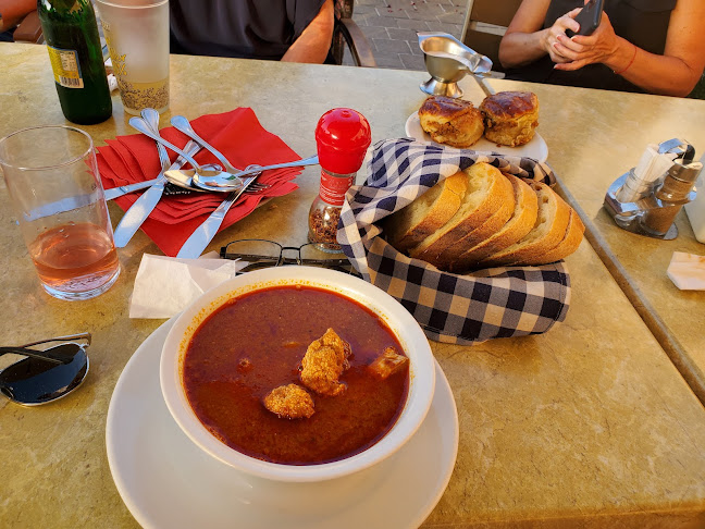 Győr, Káposztás köz 1, 9022