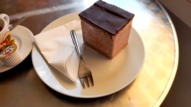 Komló, Kossuth L. u. 105, 7300