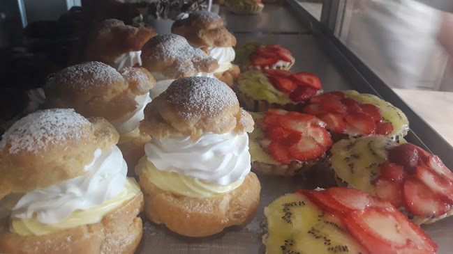 Opinii despre Római Cukrászda în Budapest - Vendéglátás