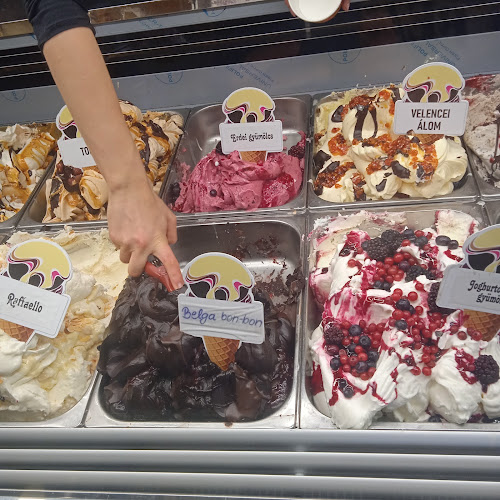 Opinii despre Bianco Nero cukrászda în Soltvadkert - Vendéglátás