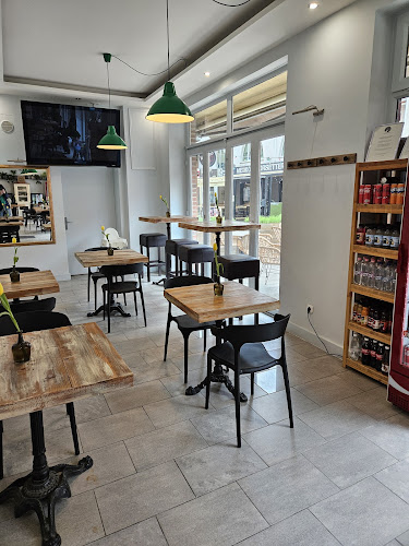 Comentarii opinii despre La pizza di famiglia Pizzaszelet Bár