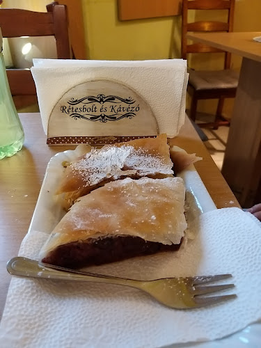 Comentarii opinii despre Rétesbolt - Cukrászda és Kávézó