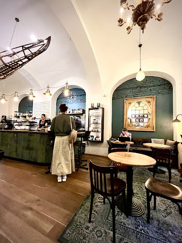 Opinii despre Wellington Coffee & Pie în Debrecen - Vendéglátás