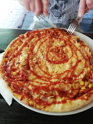 Herfli Söröző-Pizzéria - Vendéglátás