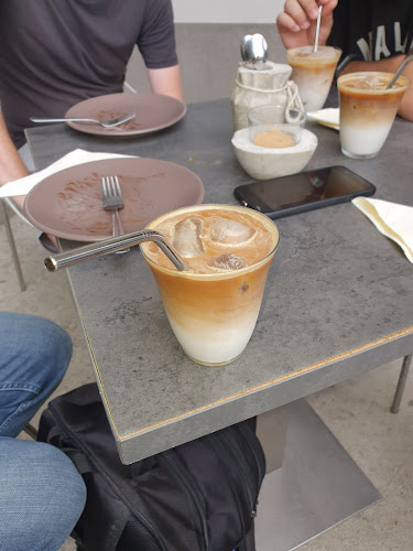 Opinii despre Helyben kávézó în Zebegény - Vendéglátás