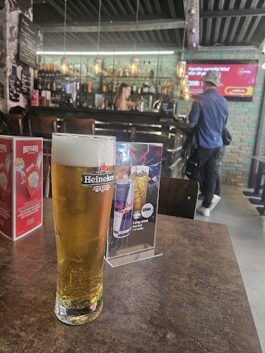 Opinii despre REBEL Burger & More în Budapest - Vendéglátás