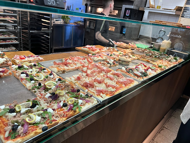 Pizza, Kávé, Világbéke - Vendéglátás