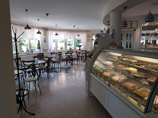 Anna Cukrászda - Kakasd