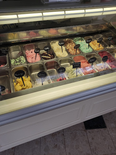 Anna Cukrászda - Vendéglátás