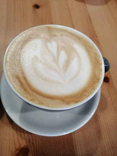 Comentarii opinii despre Manooka Kávézó