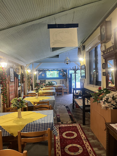 Kék Coral Kisvendéglő - Vendéglátás