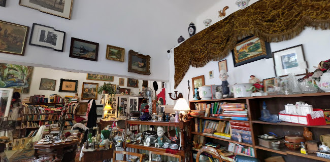 Szerpentin Szalon Régiségbolt És Kávézó - Budapest