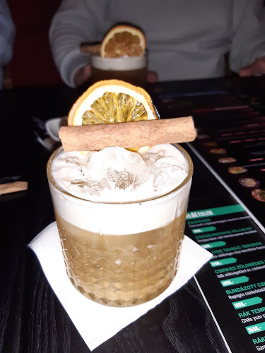 Budapest, Szent István tér 7, 1051