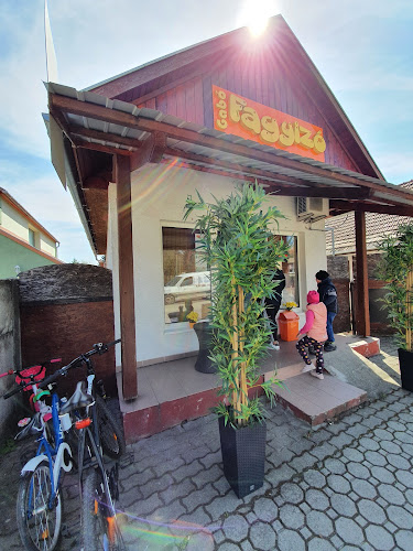 Opinii despre Gabó Fagyizó în Környe - Vendéglátás