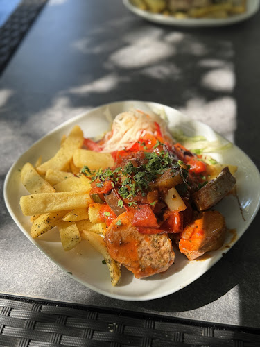 Opinii despre Pyrgos Taverna în Budaörs - Vendéglátás