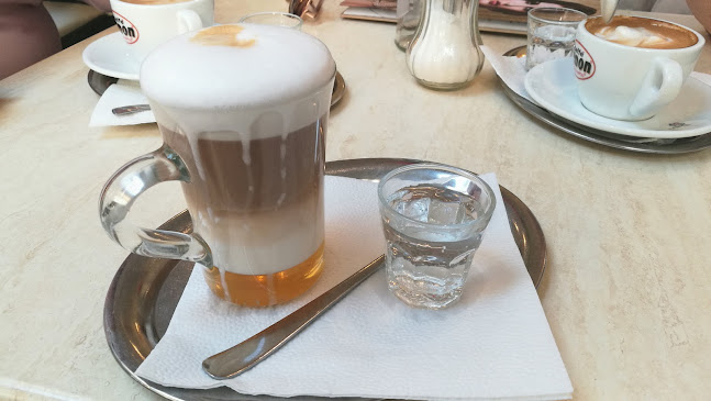 Comentarii opinii despre Bécsi Kávéház és Cukrászda Kft - Sütemények, torták.