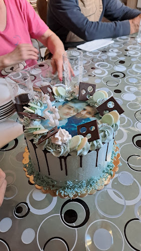 Aréna cukrászda - Vendéglátás