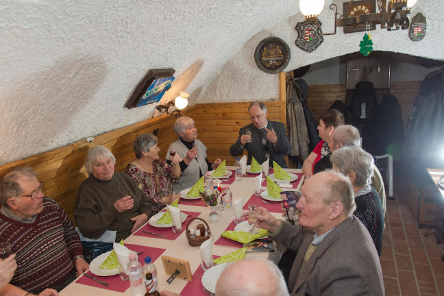 Opinii despre Korona Söröző în Monostorapáti - Vendéglátás