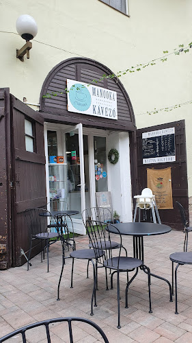 Manooka Kávézó - Vendéglátás